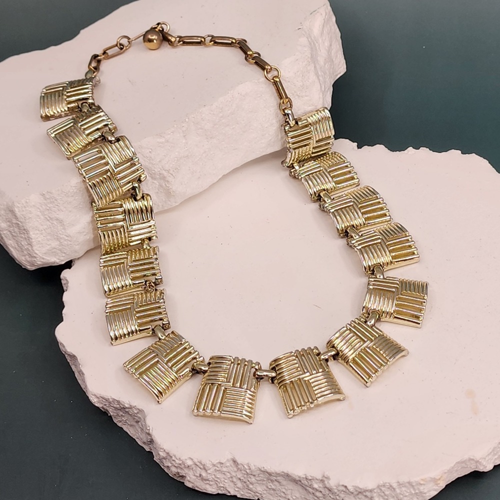 Coro Vintage Gold Tone Textured Square Link Statement Necklace Chunky Geometric